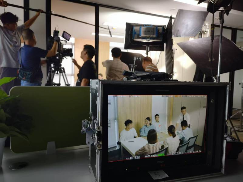 武隆TVC拍摄公司：科技产品视觉化大师，诠释未来感与功能美学